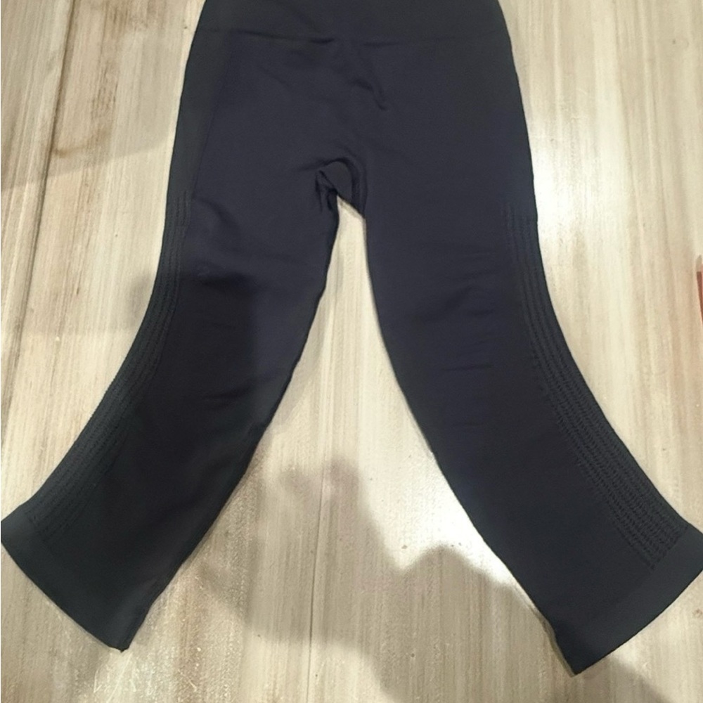 Black Lululemon